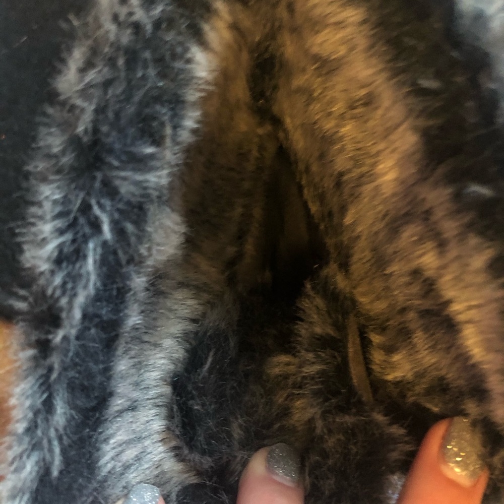 Fuzzy boots - Picture 5 of 5